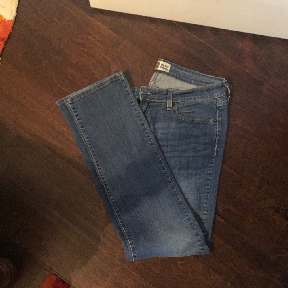 Levi Mid Rise Straight Jeans